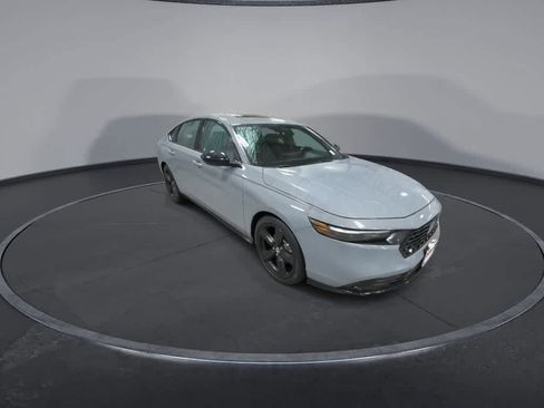 Used 2023 Honda Accord Sport image 2