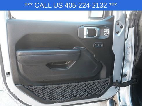 Used 2023 Jeep Gladiator Rubicon w/ LED Lighting Group AWD/4WD image 21
