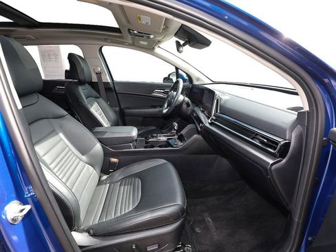 Used 2025 Kia Sportage SX FWD image 23