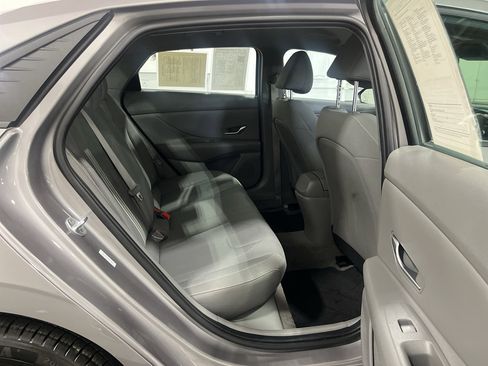 Used 2022 Hyundai Elantra SEL w/ Cargo Package FWD image 26