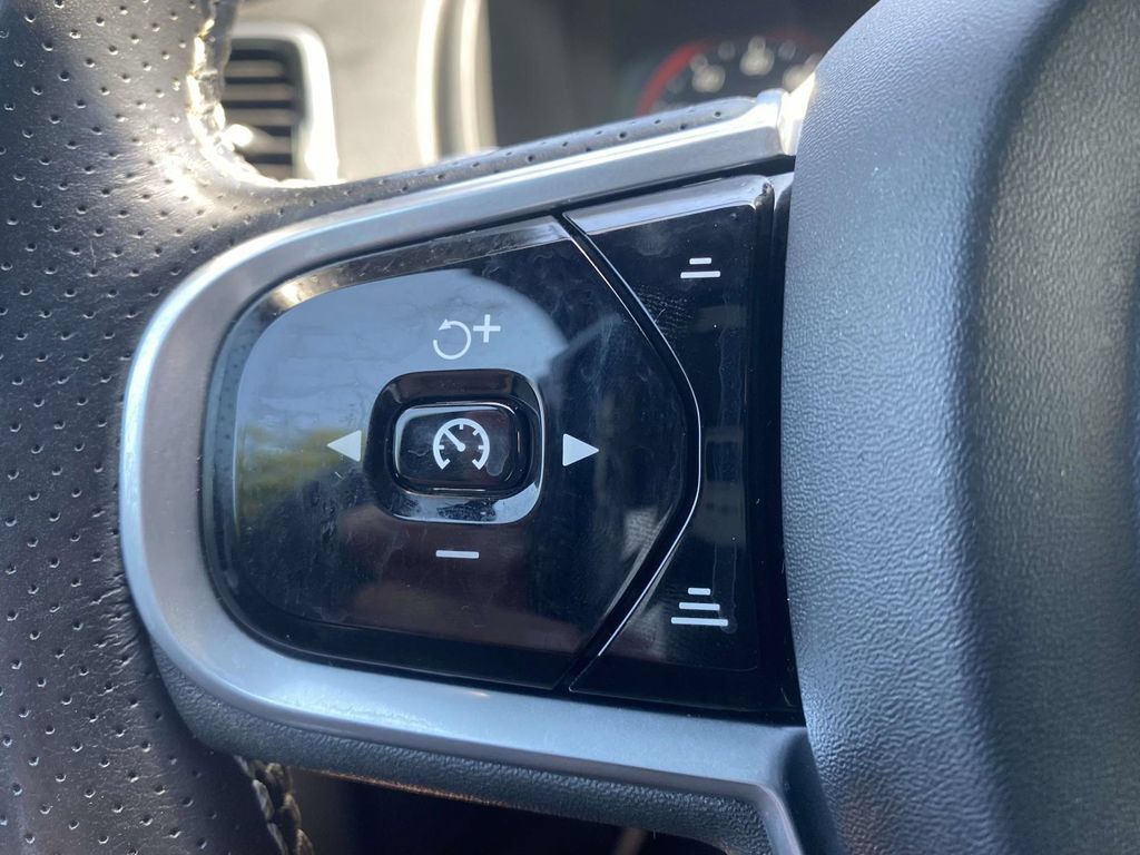 Used 2019 Volvo XC90 T6 R-Design w/ Advanced Package AWD/4WD image 31