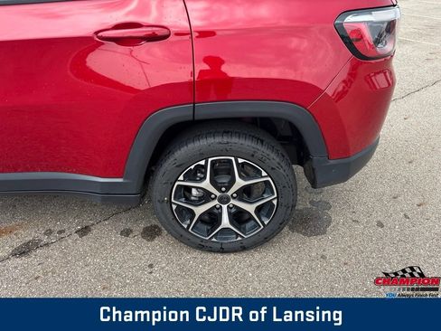 Used 2025 Jeep Compass Limited AWD/4WD image 32