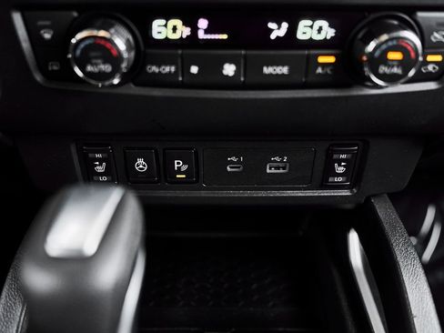 Used 2024 Nissan Frontier SV w/ SV Convenience Package RWD image 29