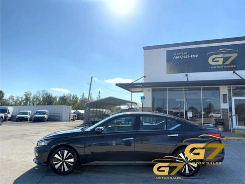 Used 2021 Nissan Altima 2.5 SV FWD image 6