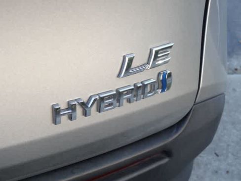 Used 2021 Toyota Sienna LE w/ LE Plus Package FWD image 22