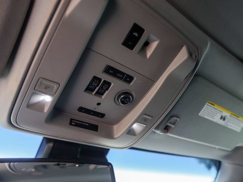 Used 2019 Chevrolet Tahoe Premier RWD image 23
