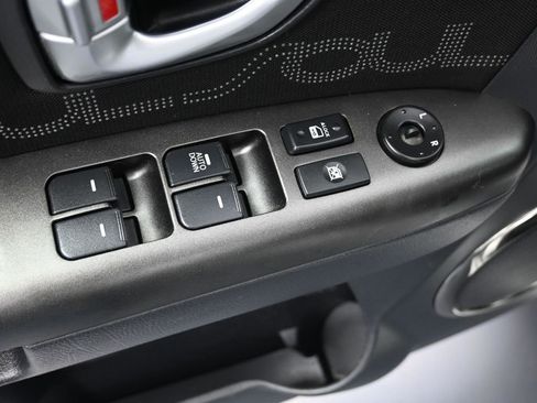 Used 2013 Kia Soul + image 11