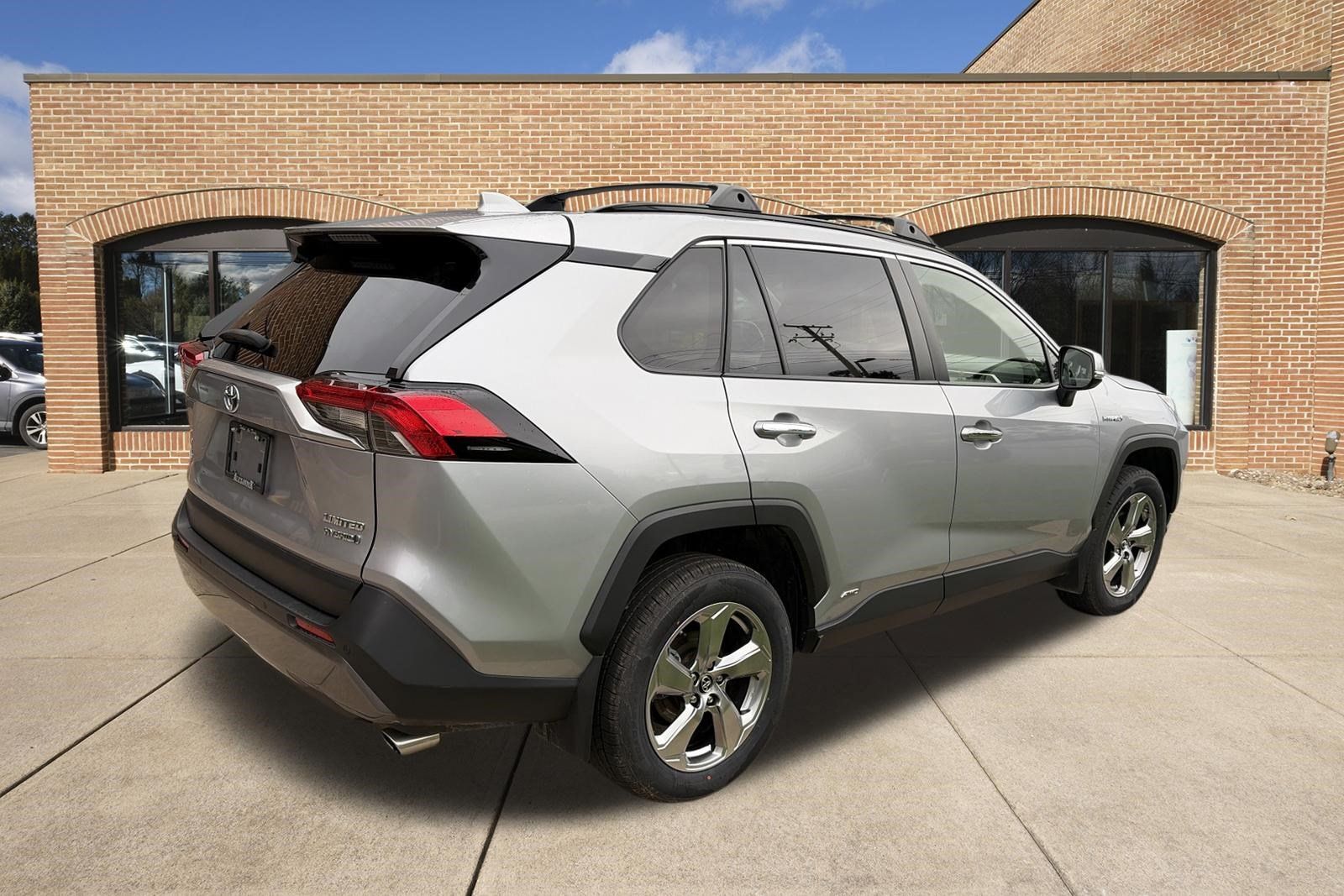 Used 2019 Toyota RAV4 Limited w/ Carpet Mat Package AWD/4WD image 3