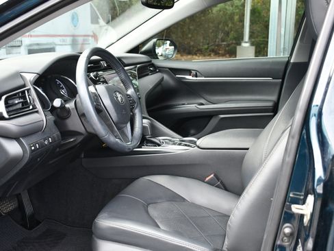Certified 2019 Toyota Camry XLE image 8