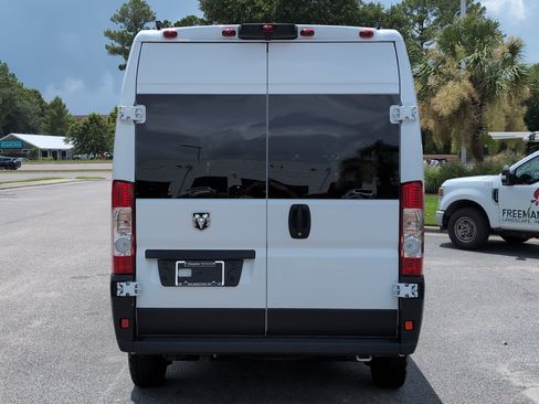 Used 2022 RAM ProMaster 2500 w/ Convenience Group FWD image 9