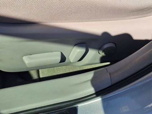 Used 2015 Toyota Camry LE FWD image 31