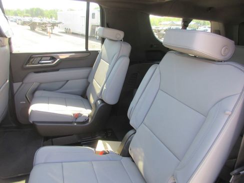 New 2026 GMC Yukon XL Elevation AWD/4WD image 12