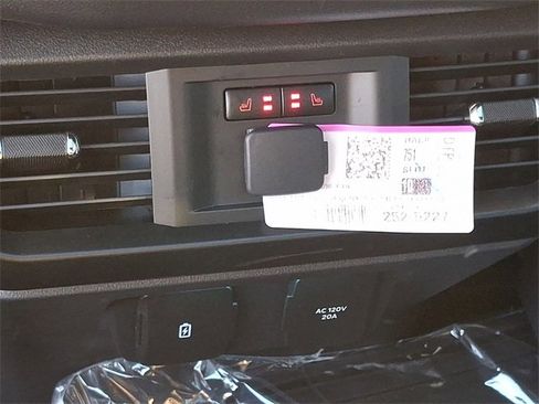 Used 2025 Ford F150 Raptor image 13