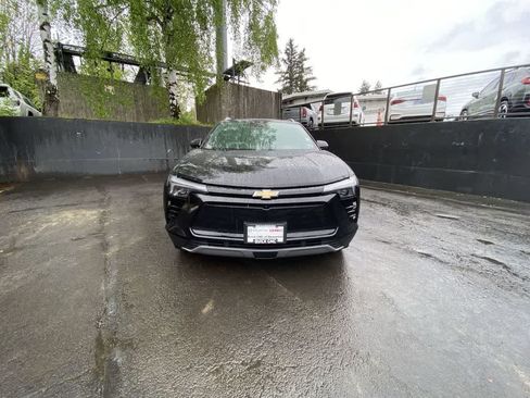 Used 2024 Chevrolet Blazer EV LT AWD/4WD image 9