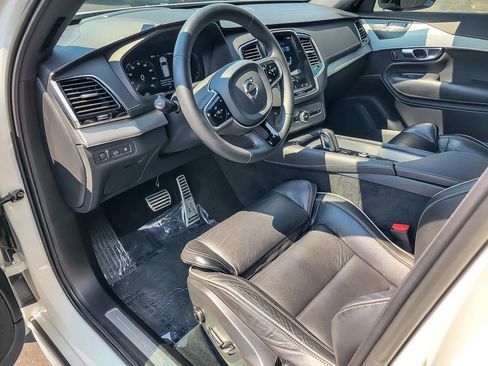 Used 2022 Volvo XC90 T8 R-Design w/ Advanced Package image 10