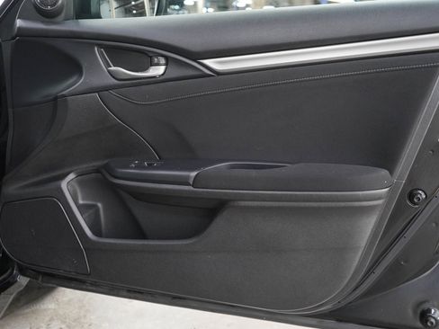 Used 2020 Honda Civic EX image 9