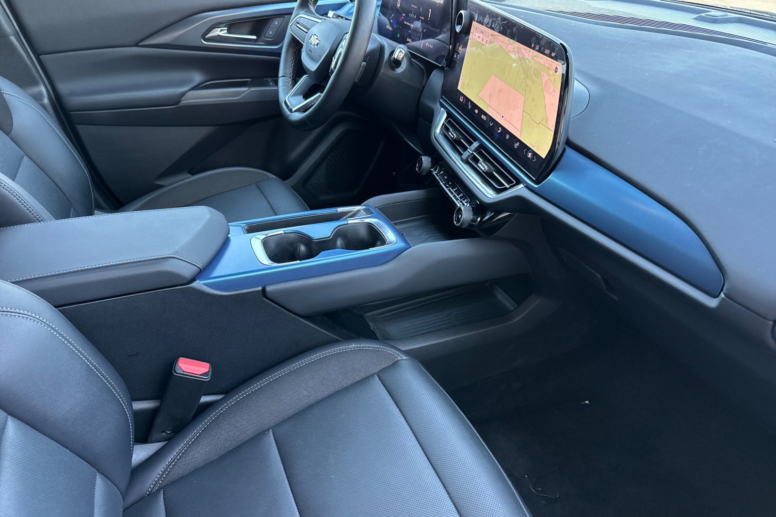 Certified 2024 Chevrolet Equinox EV LT FWD image 17