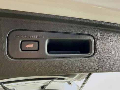 Used 2023 Honda Pilot EX-L image 32