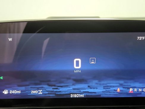 Used 2025 Chevrolet Suburban Z71 AWD/4WD image 17