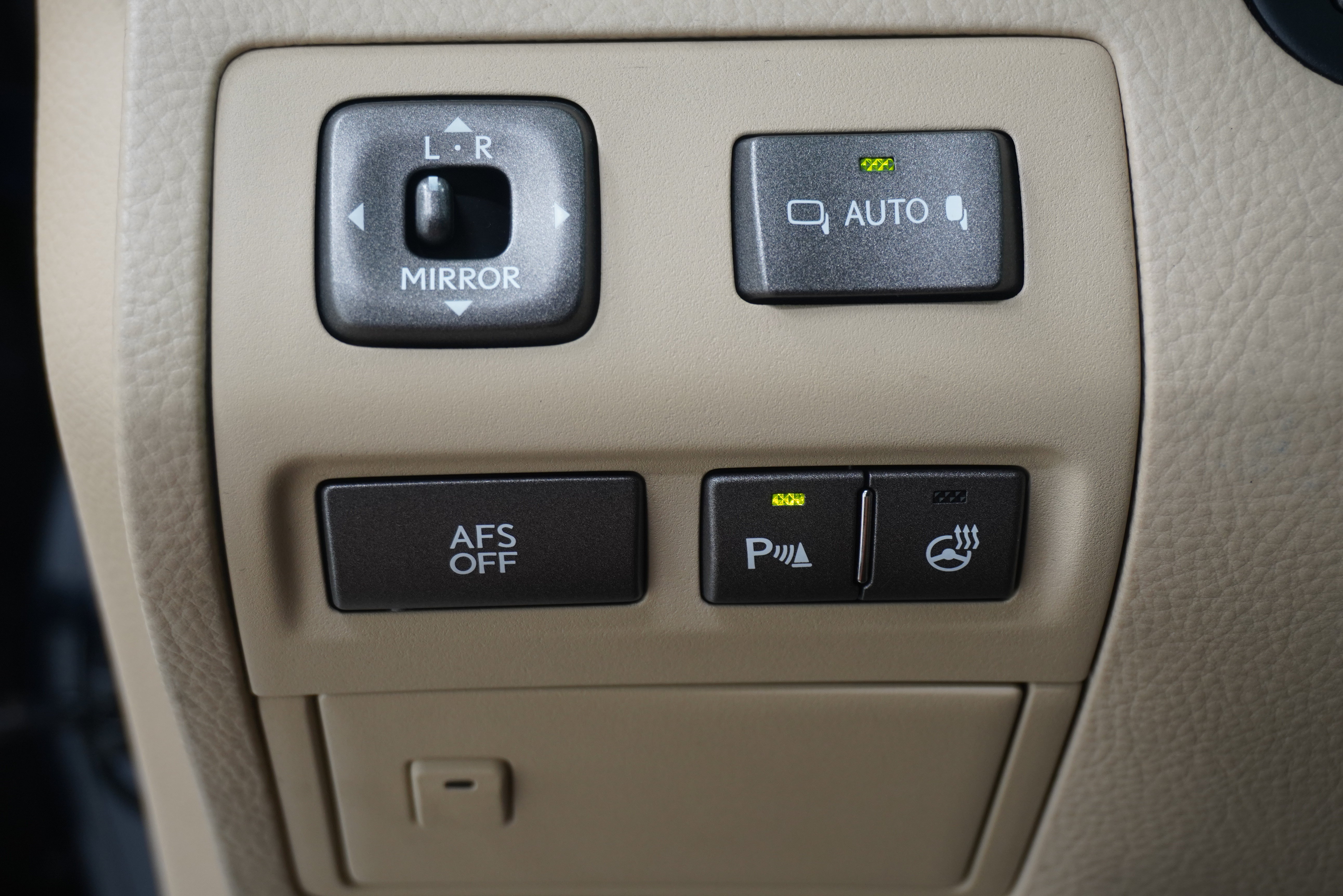 Used 2008 Lexus LS 460 w/ Comfort Pkg RWD image 24