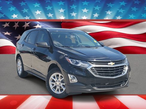 Used 2020 Chevrolet Equinox LS w/ LS Convenience Package image 1