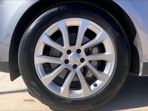 Used 2025 Land Rover Range Rover Sport SE image 9