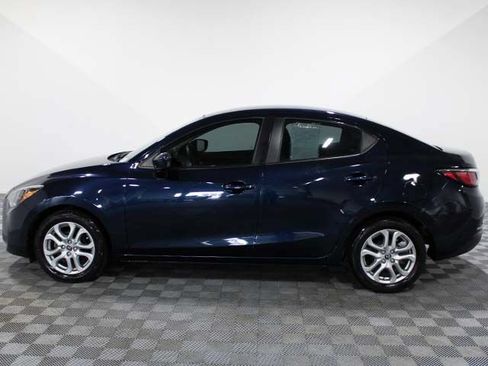Used 2017 Toyota Yaris iA FWD image 3