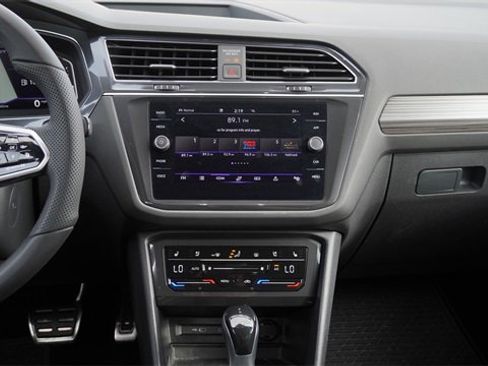 Used 2022 Volkswagen Tiguan SEL R-Line image 16