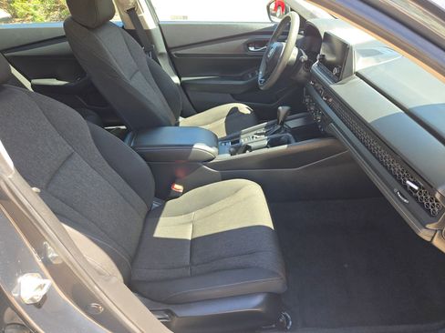 Used 2024 Honda Accord EX image 27