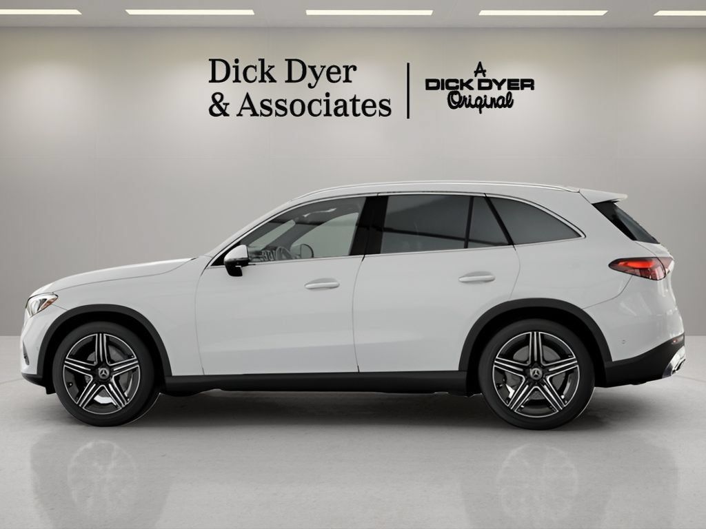 Used 2026 Mercedes-Benz GLC 300 image 28