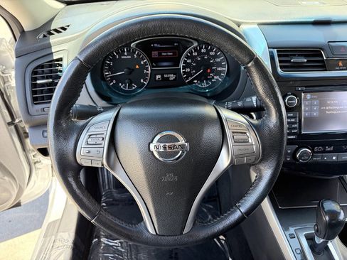 Used 2014 Nissan Altima 2.5 SL w/ Technology Package FWD image 22