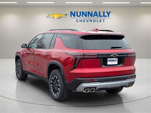 New 2026 Chevrolet Traverse Z71 w/ Enhanced Driving Package image 3