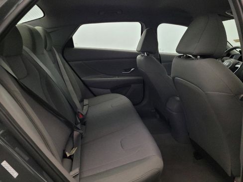 Used 2023 Hyundai Elantra SE FWD image 19