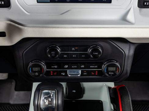Used 2023 Ford Bronco Heritage Edition AWD/4WD image 24