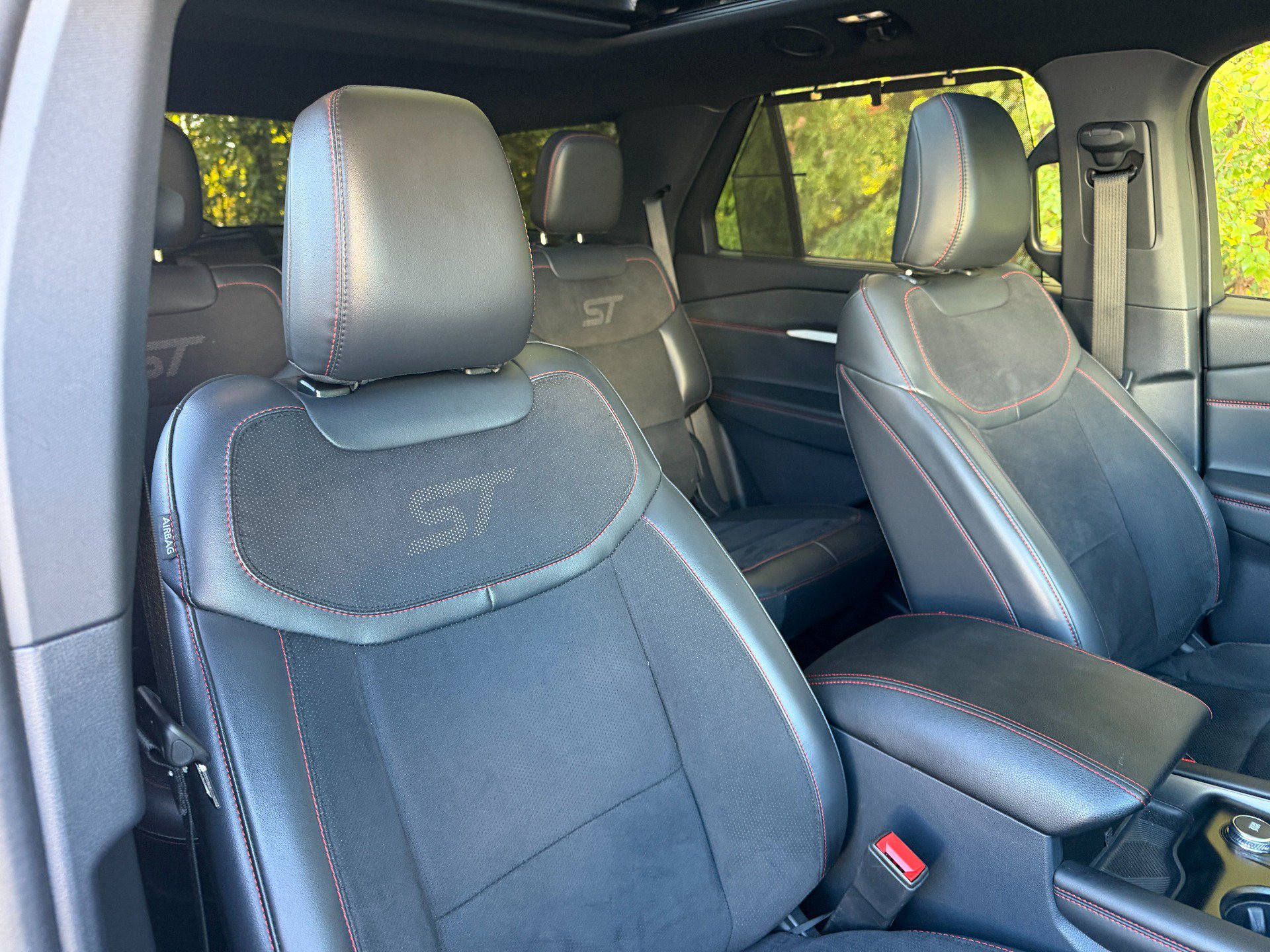 Used 2025 Ford Explorer ST AWD/4WD image 65