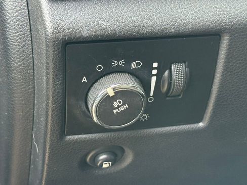 Used 2013 Jeep Grand Cherokee Laredo image 12