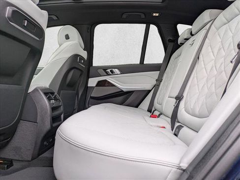 New 2026 BMW X5 xDrive50e image 17