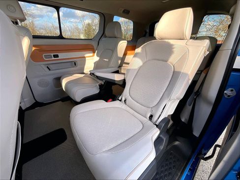 New 2025 Volkswagen ID. Buzz Pro S Plus image 15