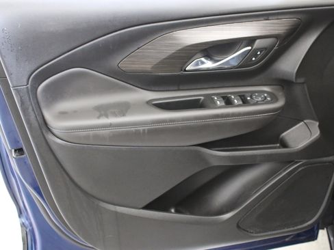 Used 2023 GMC Terrain SLE image 22