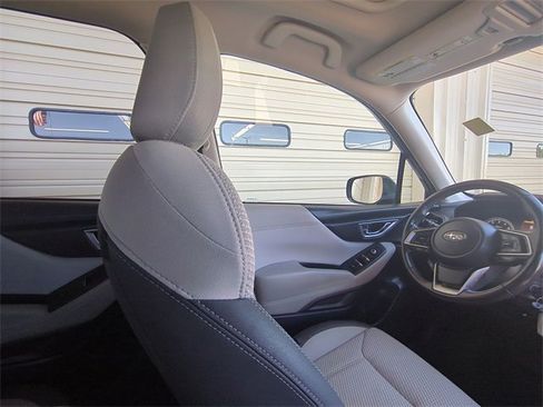 Used 2019 Subaru Forester Premium w/ All-Weather Package image 10