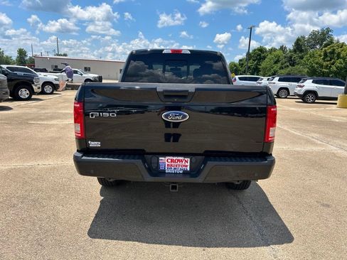 Used 2017 Ford F150 XLT w/ Equipment Group 302A Luxury AWD/4WD image 4