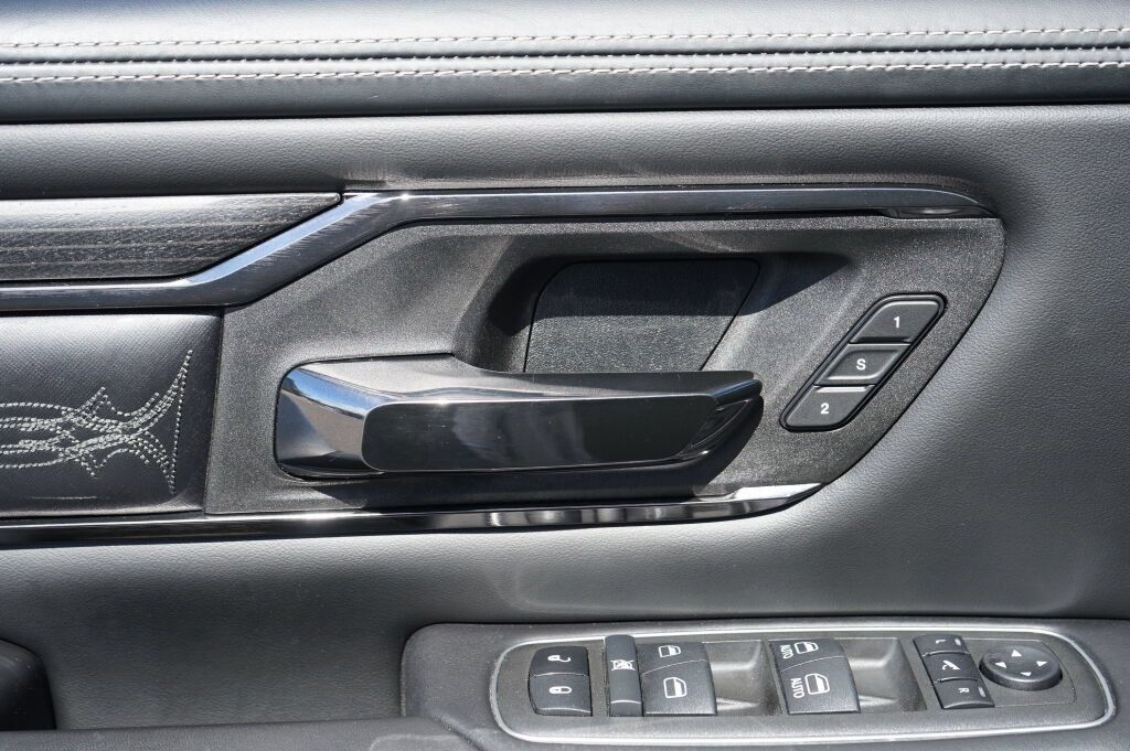 Used 2022 RAM 1500 Limited w/ Off-Road Group AWD/4WD image 14