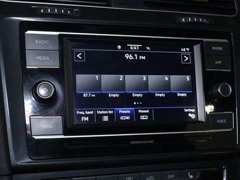 Used 2021 Volkswagen Golf 4-Door image 28