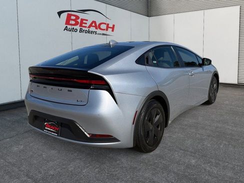 Used 2024 Toyota Prius LE image 13