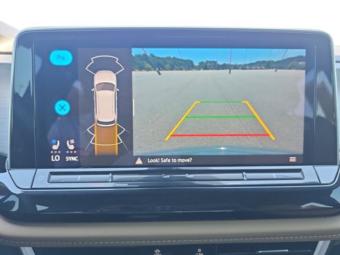 Used 2024 Volkswagen Atlas Cross Sport SE w/ Panoramic Sunroof Package image 22