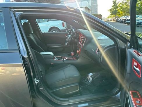 Used 2022 Dodge Charger SXT AWD/4WD image 40