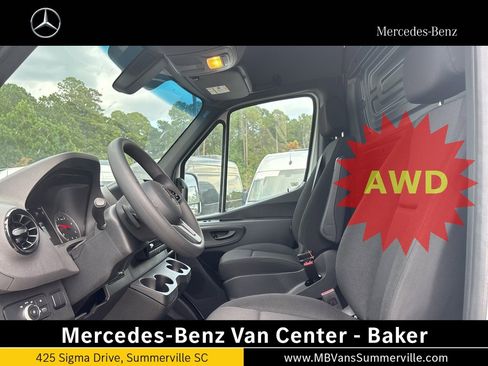 Used 2024 Mercedes-Benz Sprinter 2500 image 45
