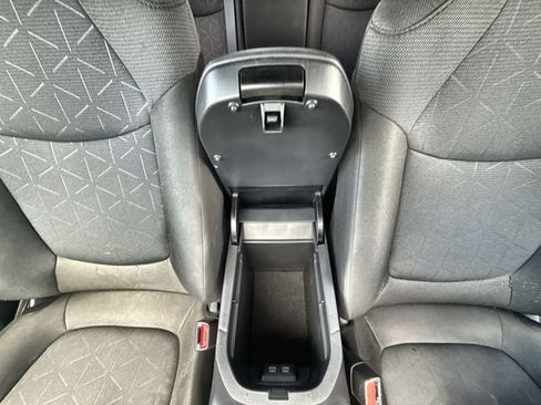 Used 2025 Toyota RAV4 XLE FWD image 20