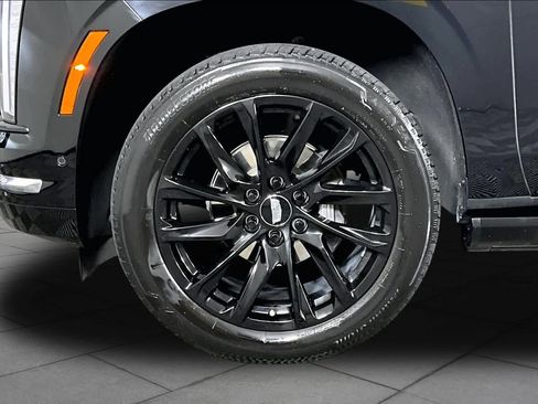 Certified 2025 Cadillac Escalade Premium Luxury w/ LPO, Floor Liner Package RWD image 10