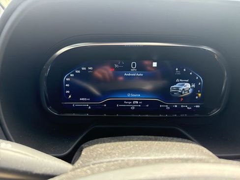 Used 2022 Chevrolet Tahoe Z71 w/ Luxury Package image 2